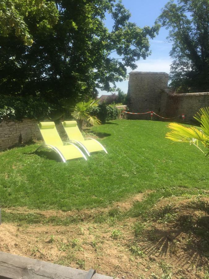 Le Jardin Des Arums Givry  Exteriör bild